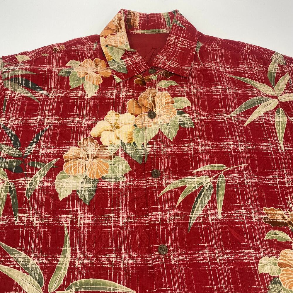 Tommy Bahama Medium Red Floral Short‎ Sleeve Silk Button Down Hawaiian Shirt